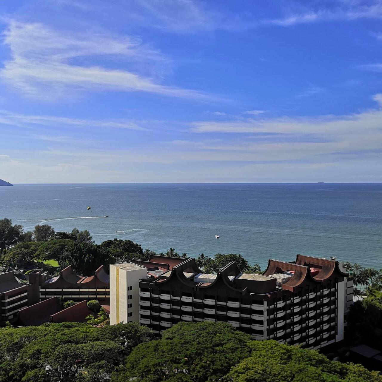 Batu Ferringhi Luxury Seaview Suite - 3Br Zewnętrze zdjęcie